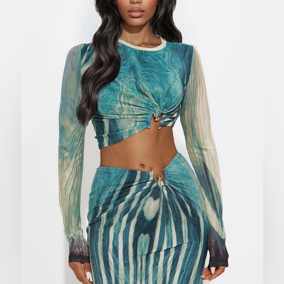 Fashion Nova Teal and Navy Patterned Crop Top - Picture 2 of 14